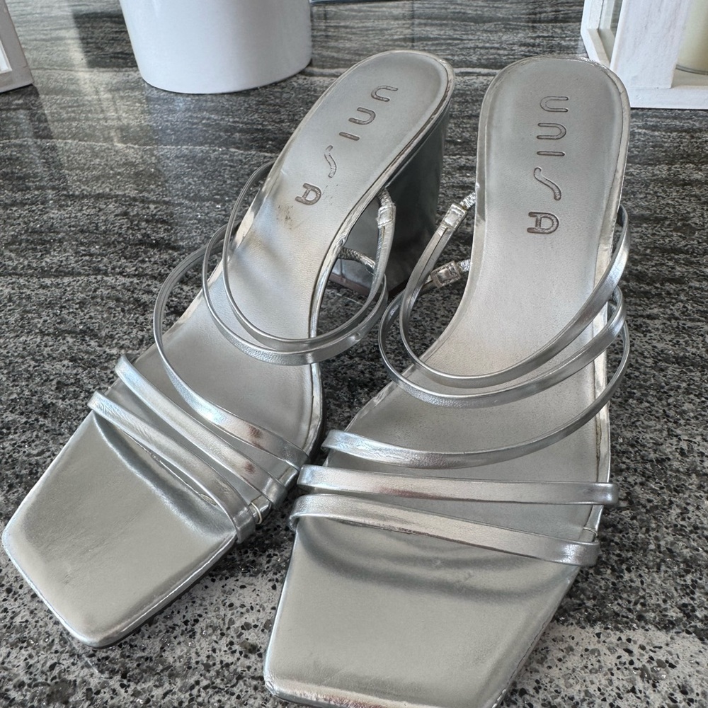 Unisa Women's Silver Strappy Sandals